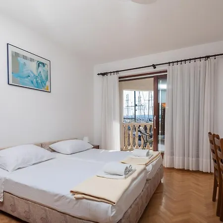 Sunny Bay Apartment