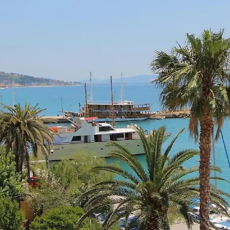 Sunny Bay Krilo